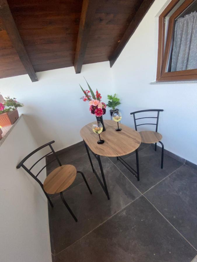 Apartman Filip Udbina Dış mekan fotoğraf