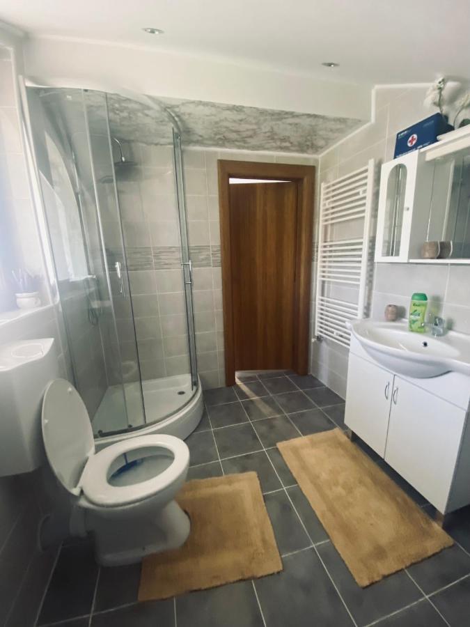 Apartman Filip Udbina Dış mekan fotoğraf